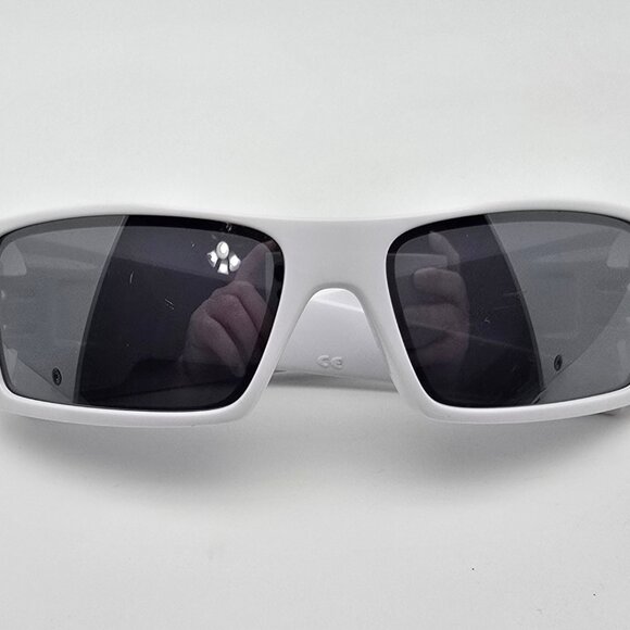 *SOLD* Oakley 03-474 Gascan White Frame Black Iridium Lens Sunglasses w/ Case - Picture 12 of 16